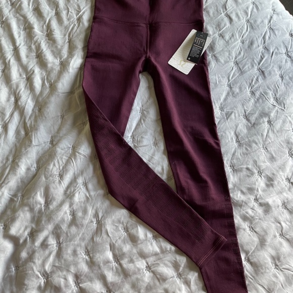 Reveal 7/8 tight - Picture 2 of 2